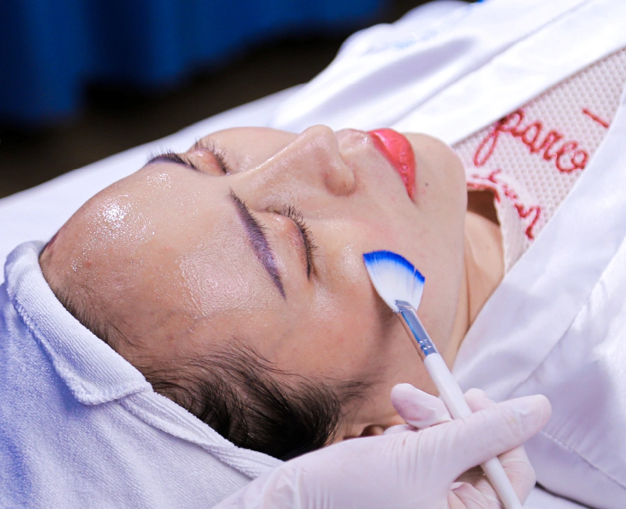 Phục hồi da nhiễm corticoid bằng Cell Rest